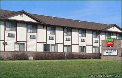 Cobblestone Inn & Suites - Trenton Екстериор снимка